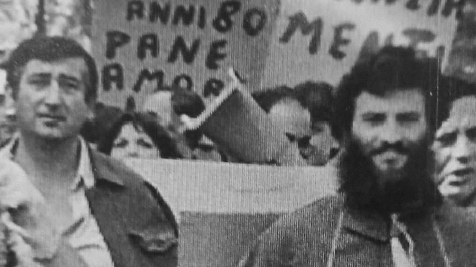 Enzo Caiazza durante una manifestazione operaia